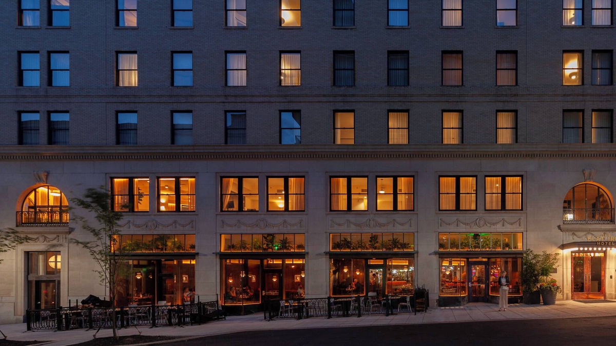 Downtown Asheville Hotel | The Flat Iron Hotel