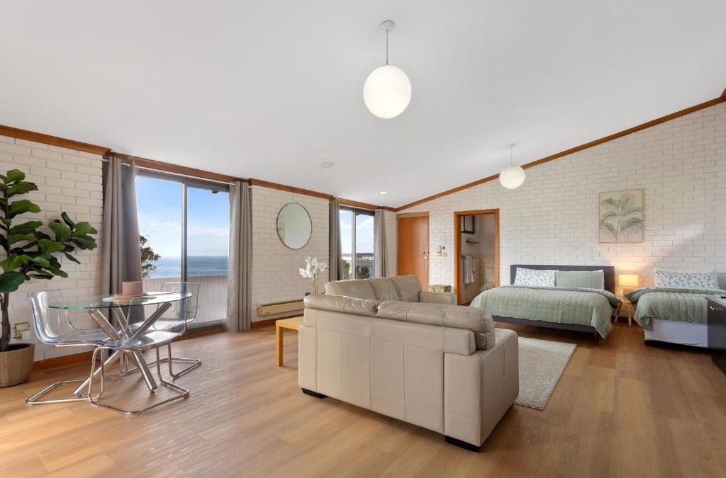 Port Lincoln Apartment | The Flaxman Studio - Panoramic Ocean Views