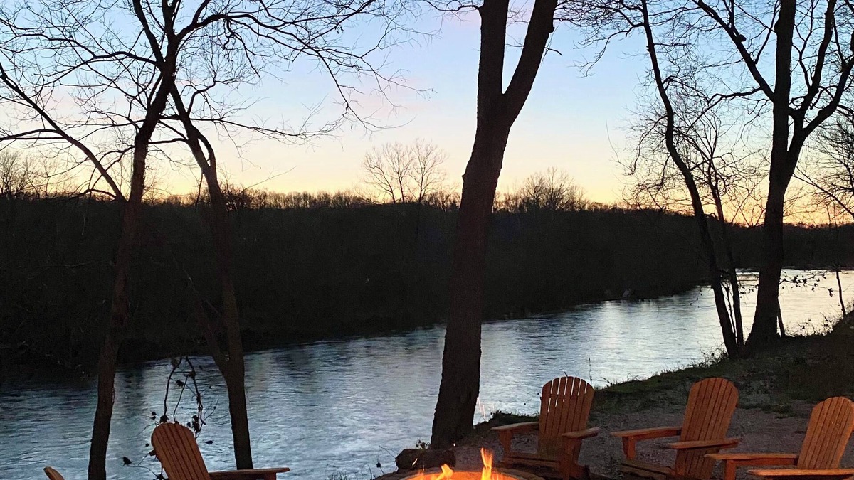Noel Cabin | The Floy at High Bank – Charming Elk Riverfront Tiny Cabin in Scenic Noel, MO