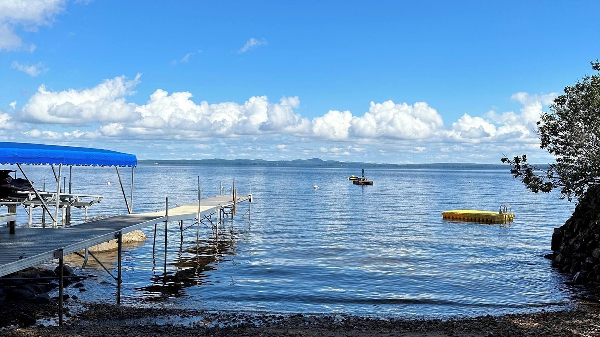 Standish House | The Flying Mermaid - A cute and cozy lake view cottage just steps to Sebago Lake