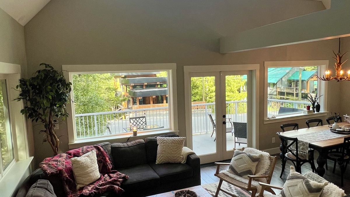 Sunshine Valley Cabin | The Fog + Fir Retreat - Family Friendly Cabin With Mountain Views