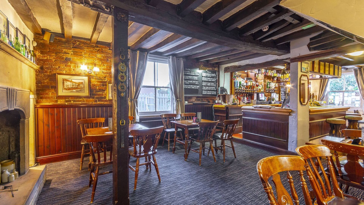 Edwinstowe Hotel | The Forest Lodge