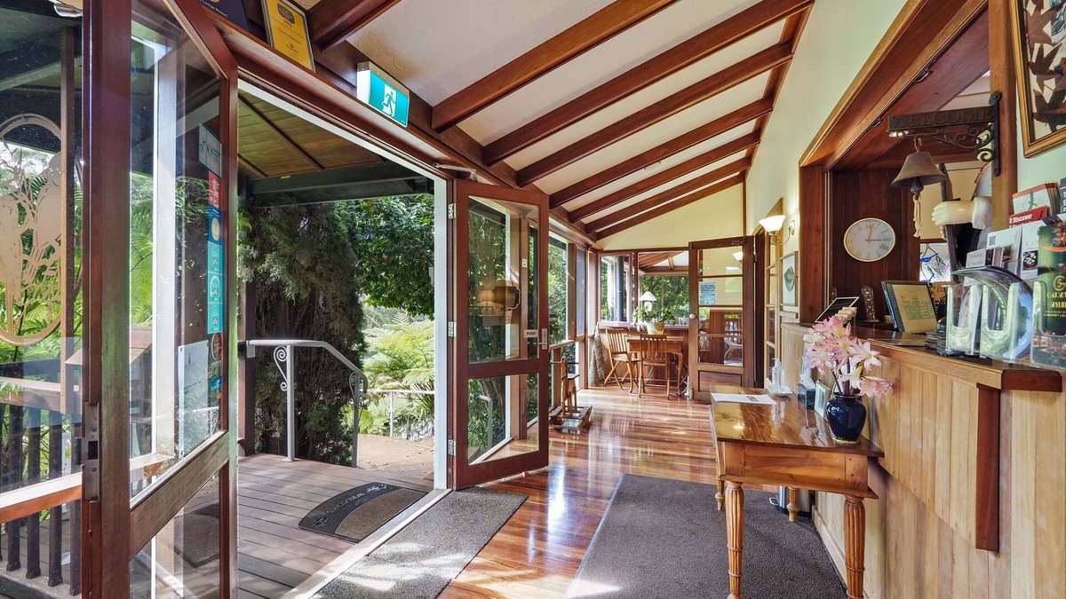 Pemberton Cottage | The Forest Lodge Homestead Cottage with Lake view, Romantic Stay