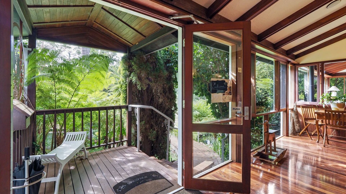 Pemberton Apartment | The Forest Studio King Suite w Kitchen and Forest Hill Views