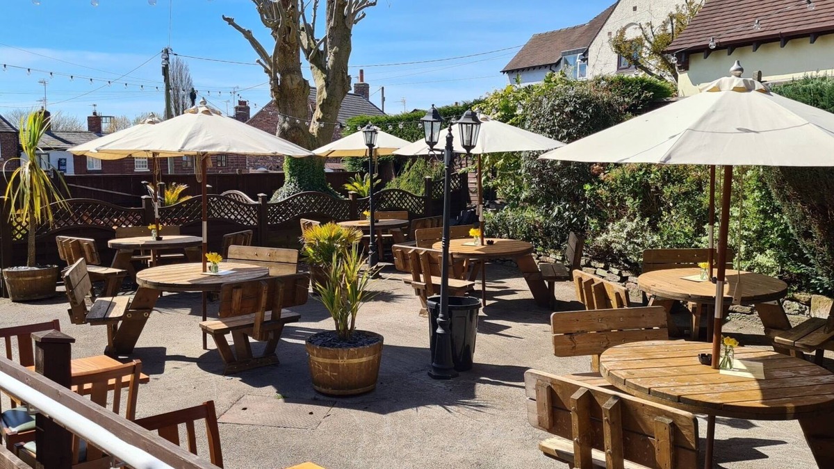 Tarporley Bed & Breakfast | The Foresters Arms
