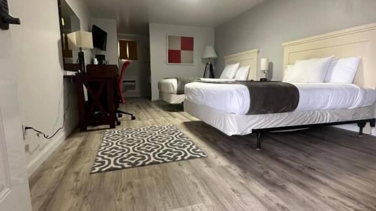 Frontier Hotel | The Fossil Butte Motel
