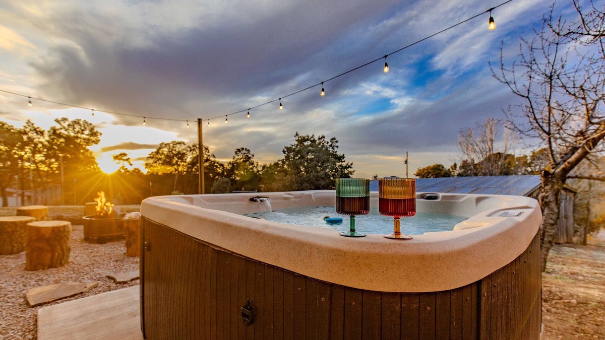 High Rolls Mountain Park Cabin | The Four Seasons - A Getaway to White Sands NP and Cloudcroft, NM w/Hot Tub!