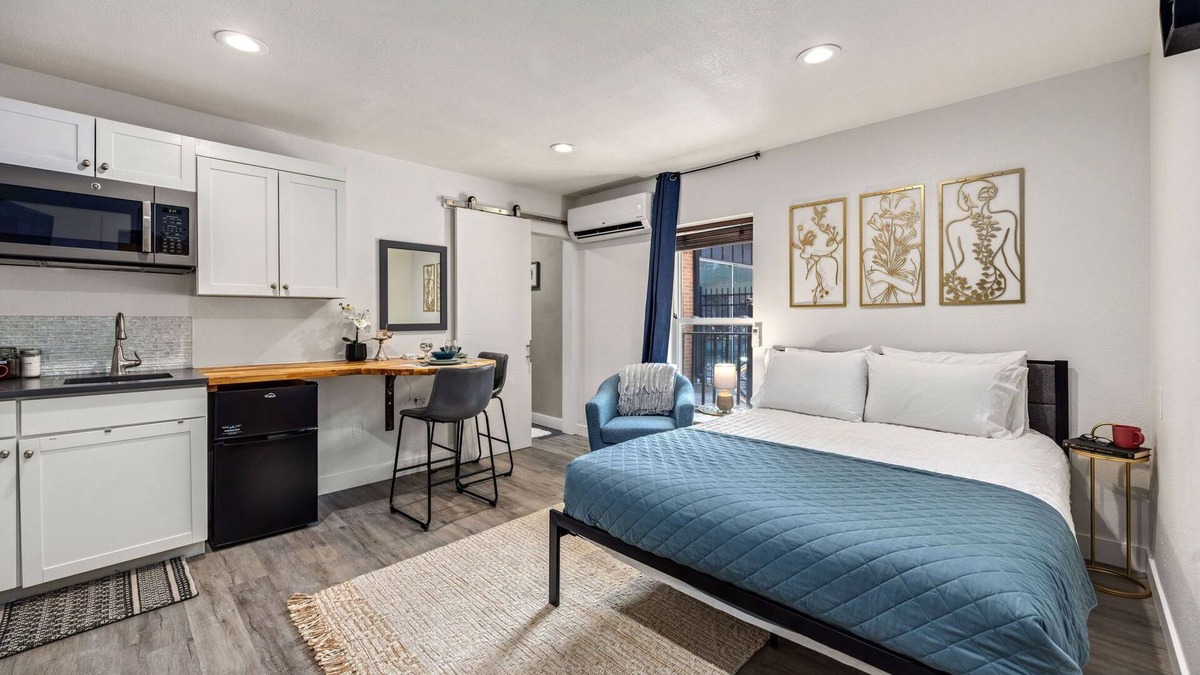 University Park Apartment | The Fox Den in Old Town! Pool, Sauna & Game Room