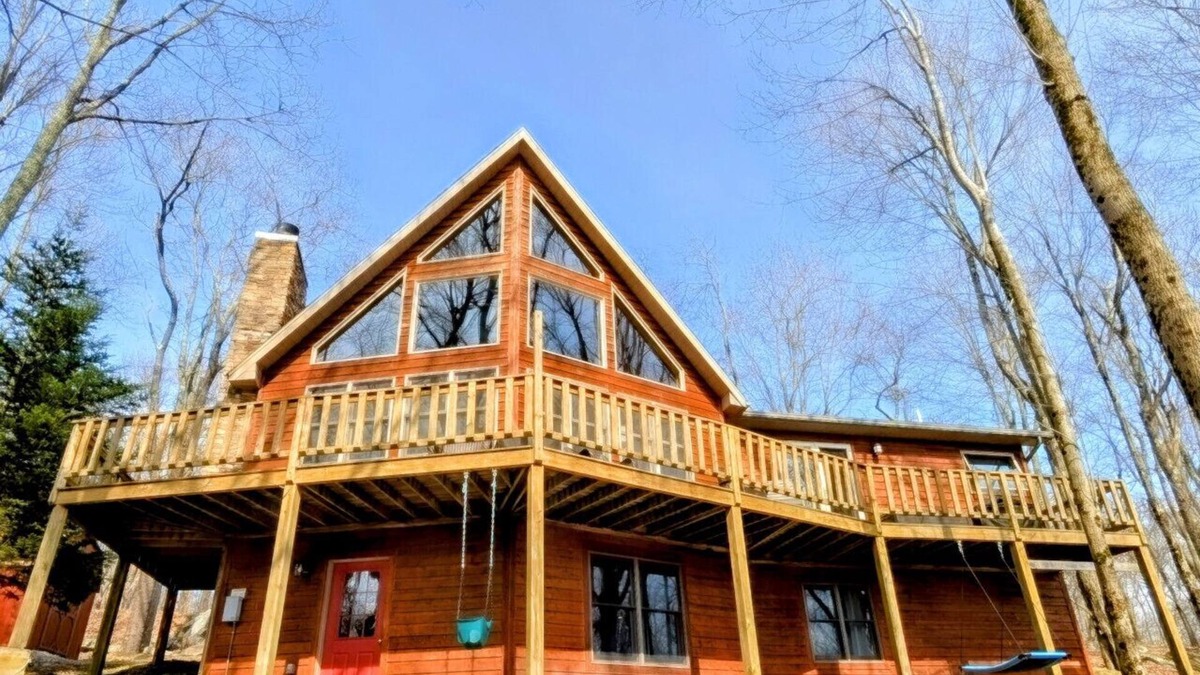 Alpine Lake Cabin | The Fox Den: Perfect Retreat with Double Master Suites, Hot Tub & A/C
