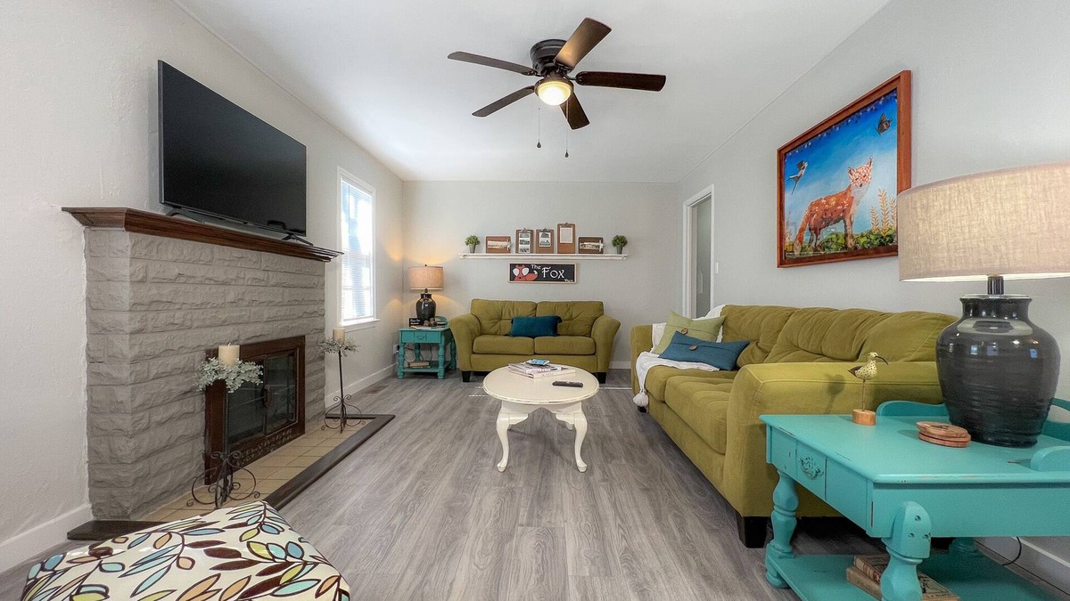Ponca City House | The Fox Den, Pet Friendly, Broadband WiFi, Great Location