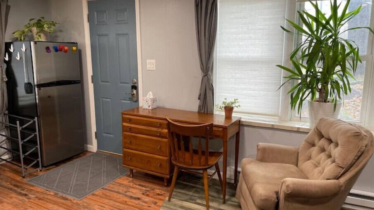 Ames House | The Fox Den
