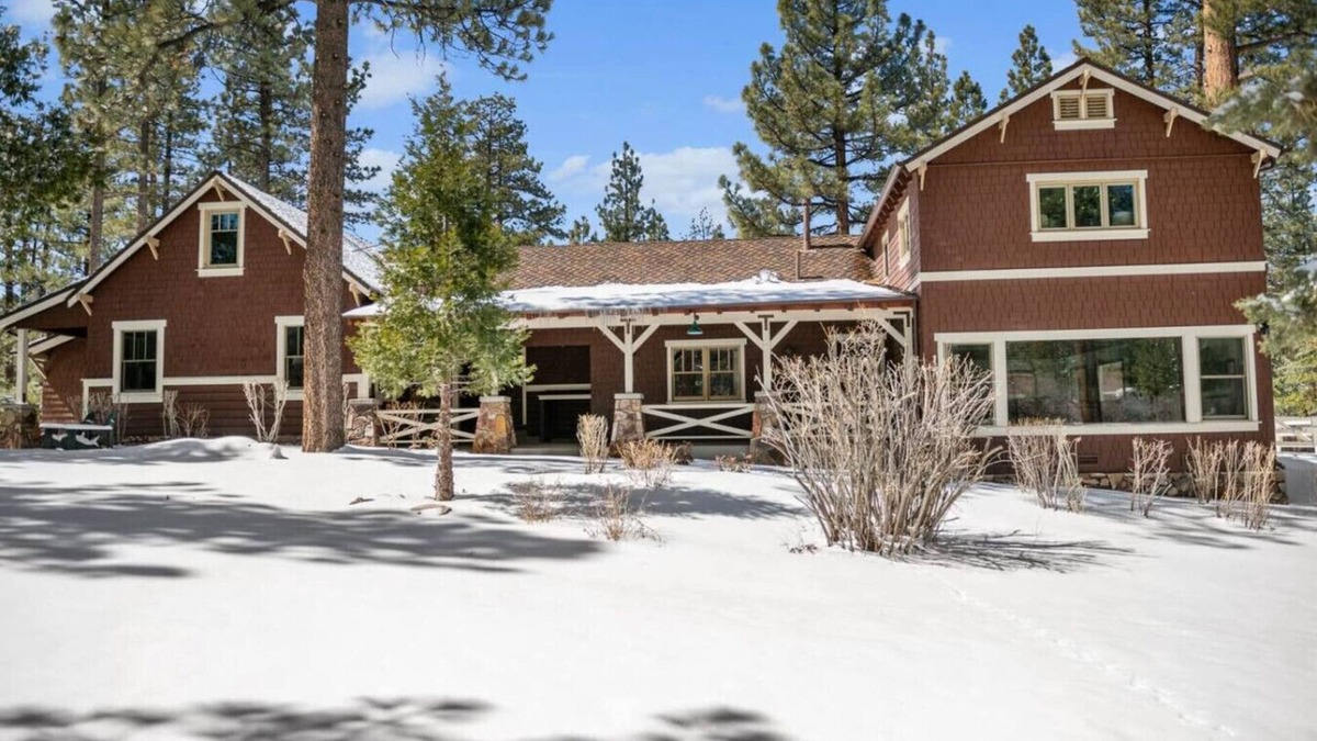Fox Farm House | The Fox Farm - Luxury Mansion Mountain Getaway