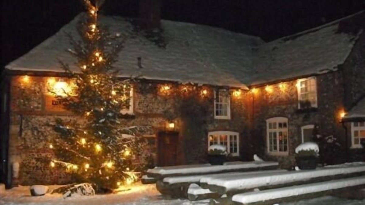 Charlton Bed & Breakfast | THE FOX GOES FREE