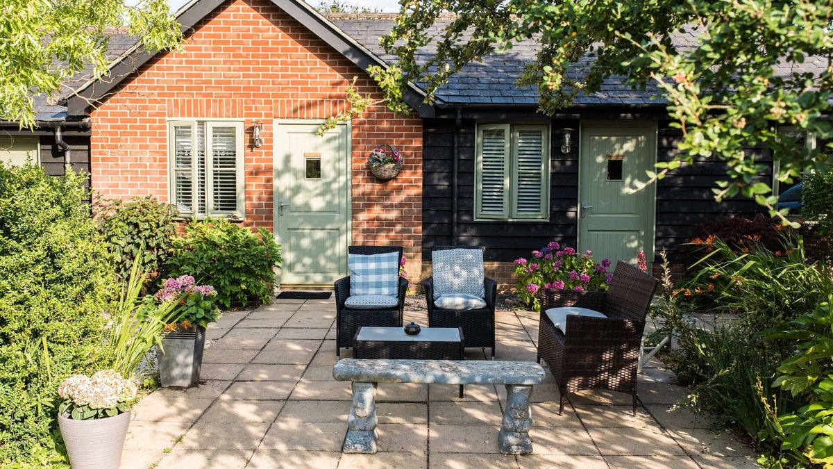 Sudbury Bed & Breakfast | The Foxes Den Coffee House and Rooms
