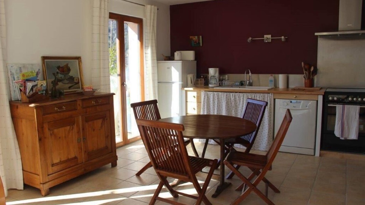 Roche-Saint-Secret Apartment | The house Apricot, ground floor, quiet, by nature, close to Nyons