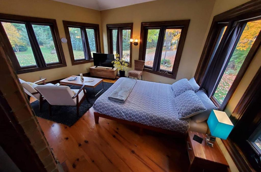 Mono Bed & Breakfast | The Front Porch Room of a 140-Year-Old Victorian House