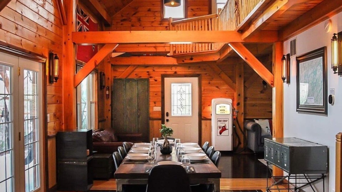 Frontenac Cabin | The Frontenac: A Lakeside Cabin Retreat with Sauna