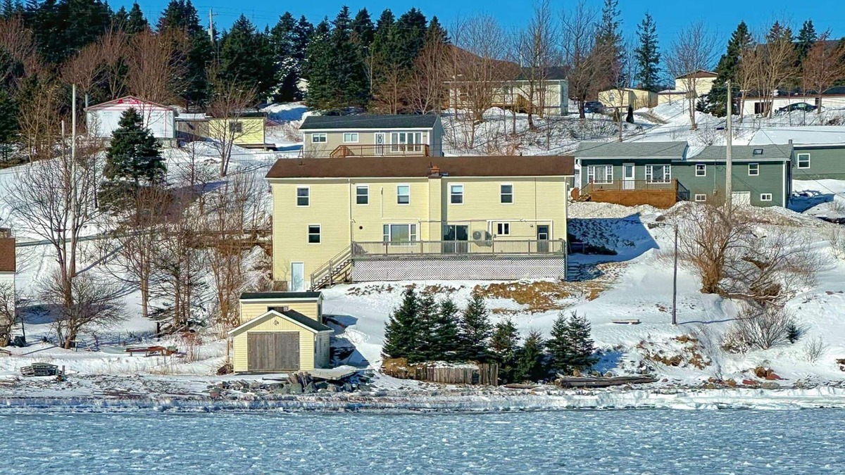 Norman's Cove-Long Cove House | The Full House @ The Homestead Oceanfront Suites