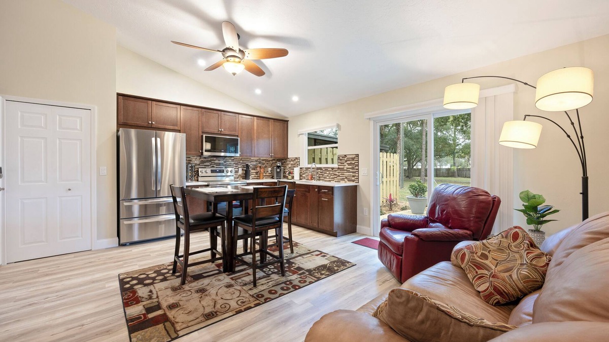 Palm Bay Apartment | The Funky Monkey Hangout
