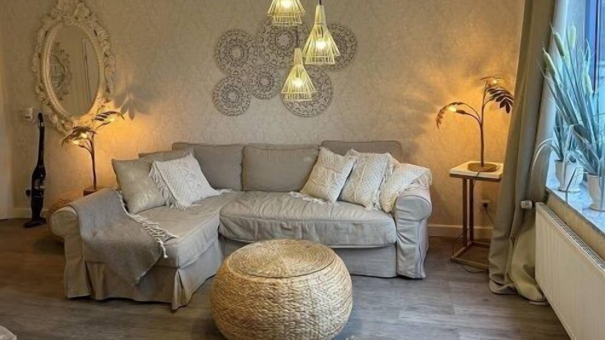 Hamburg-Barmbek Apartment | The furnished 2-room-apartment is approx. 40 m2 big and is located on the 1st floor of our apartment house Saseler Chaussee.