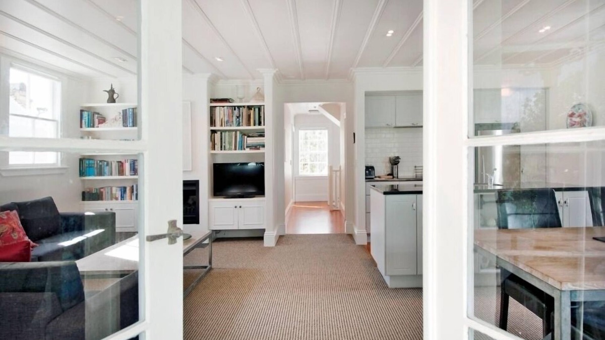 Russell Apartment | The Gables - Stunning Waterfront Apartment