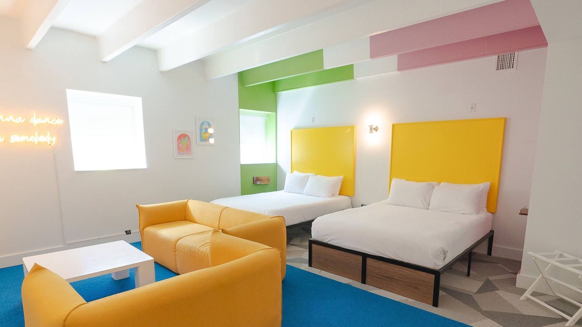 East Hill Hotel | The Gallatin 2 Queen Suite 115, Colorful Boutique Hotel!