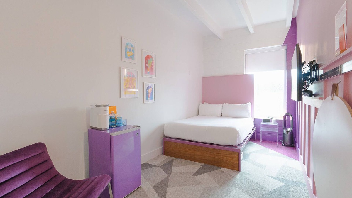 East Hill Hotel | The Gallatin 315, Only 3 miles to Broadway!