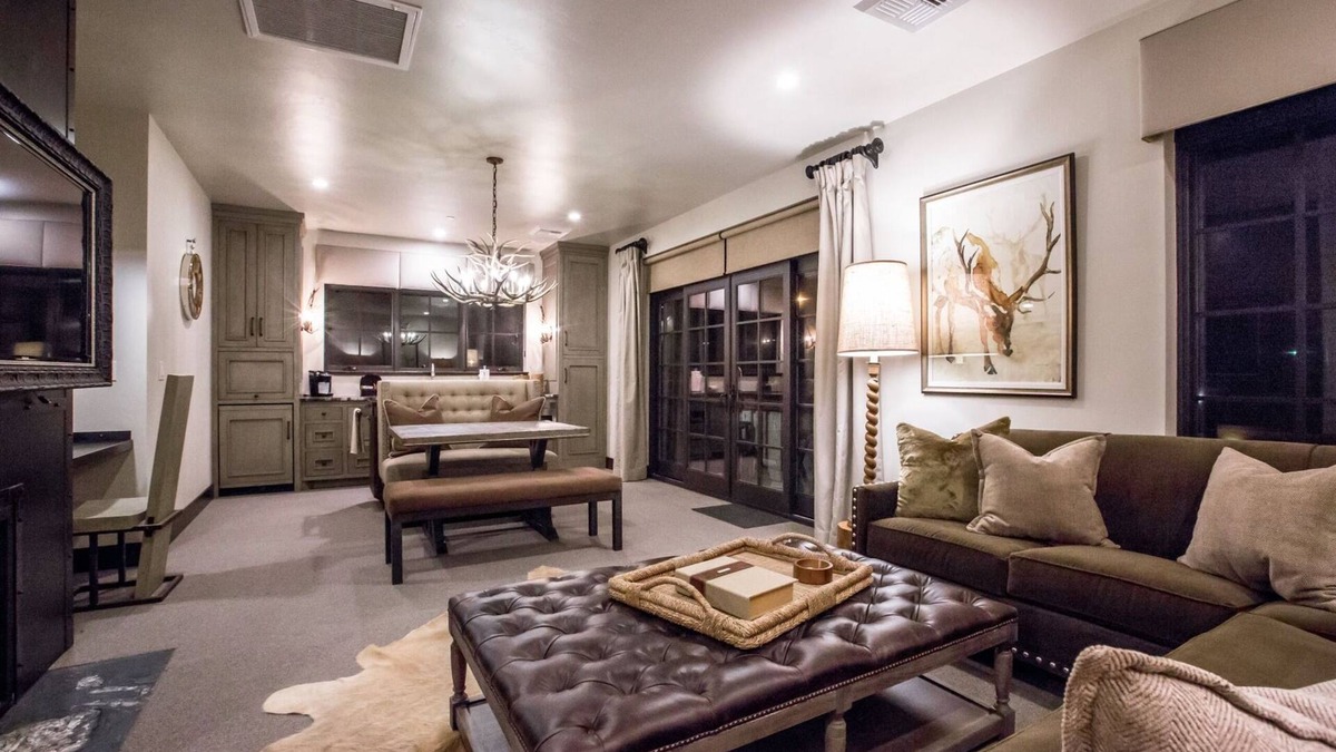 Whitefish Condo | The Galleries Lodging Downtown Whitefish Suite 206 | 2 Bed, 2 Bath