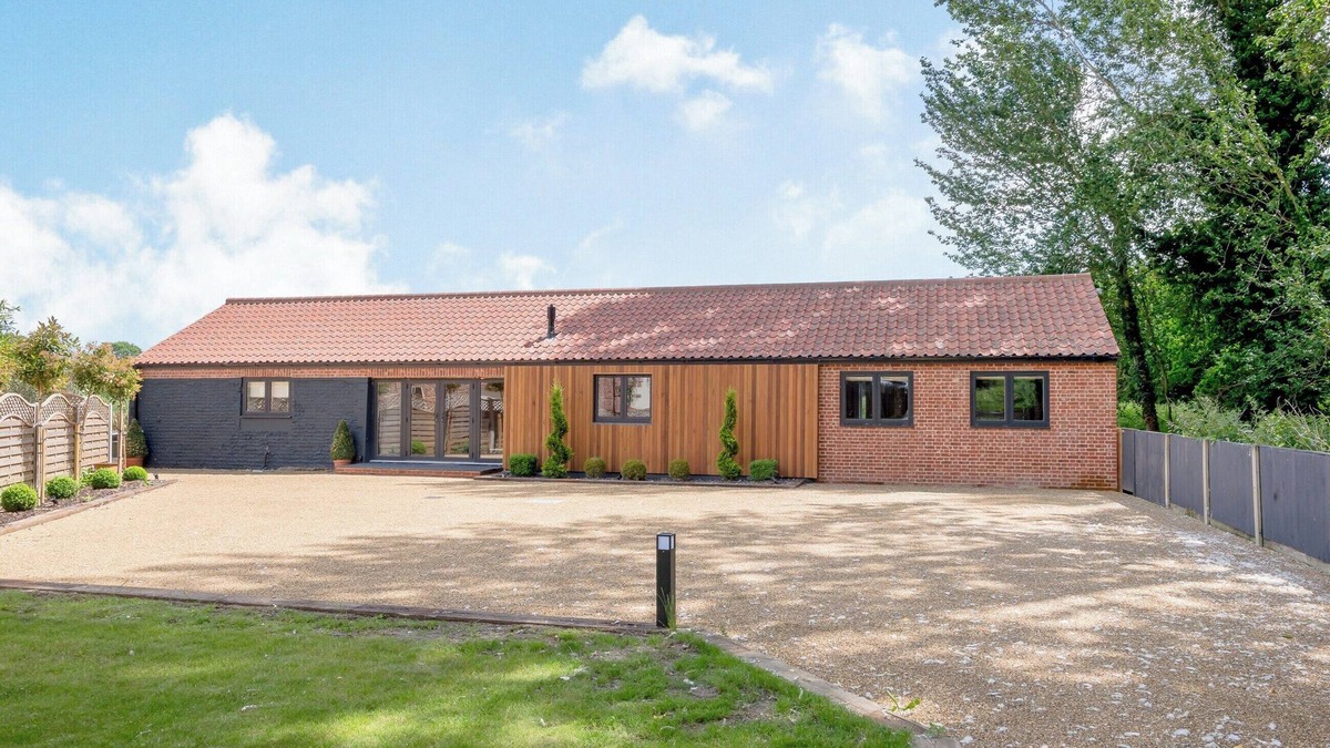 Swafield Cottage | The Gallery Barn - UK39368