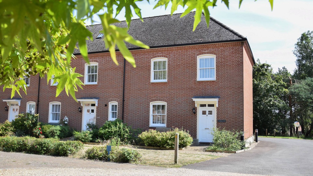 Blythburgh Cottage | THE GALLERY, BLYTHBURGH, family friendly, with pool in Southwold