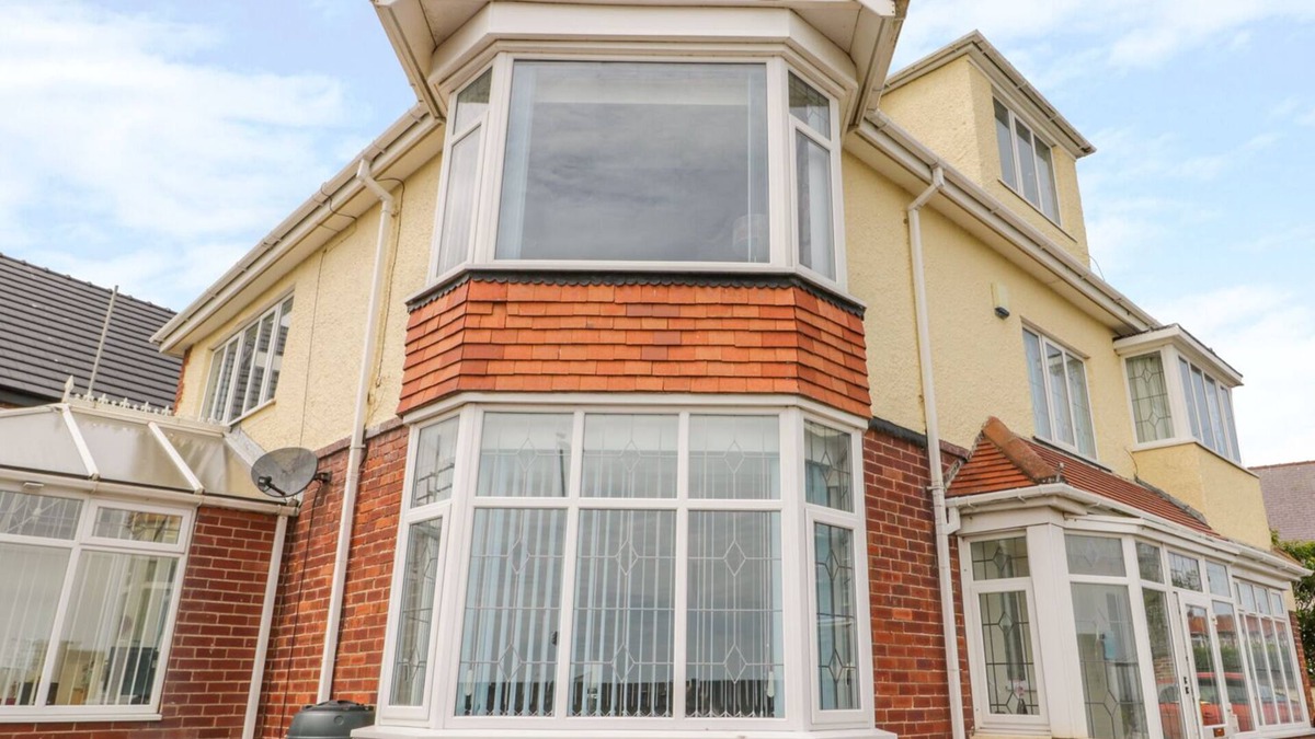 Bridlington Old Town Cottage | THE GANSEY GIRL, family friendly in Bridlington