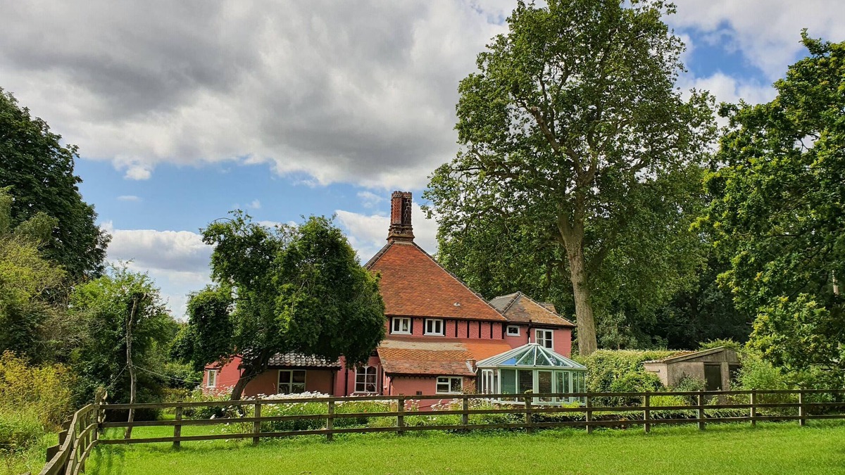 Wymondham House | The Garden Cottage - Six Bedroom House, Sleeps 12