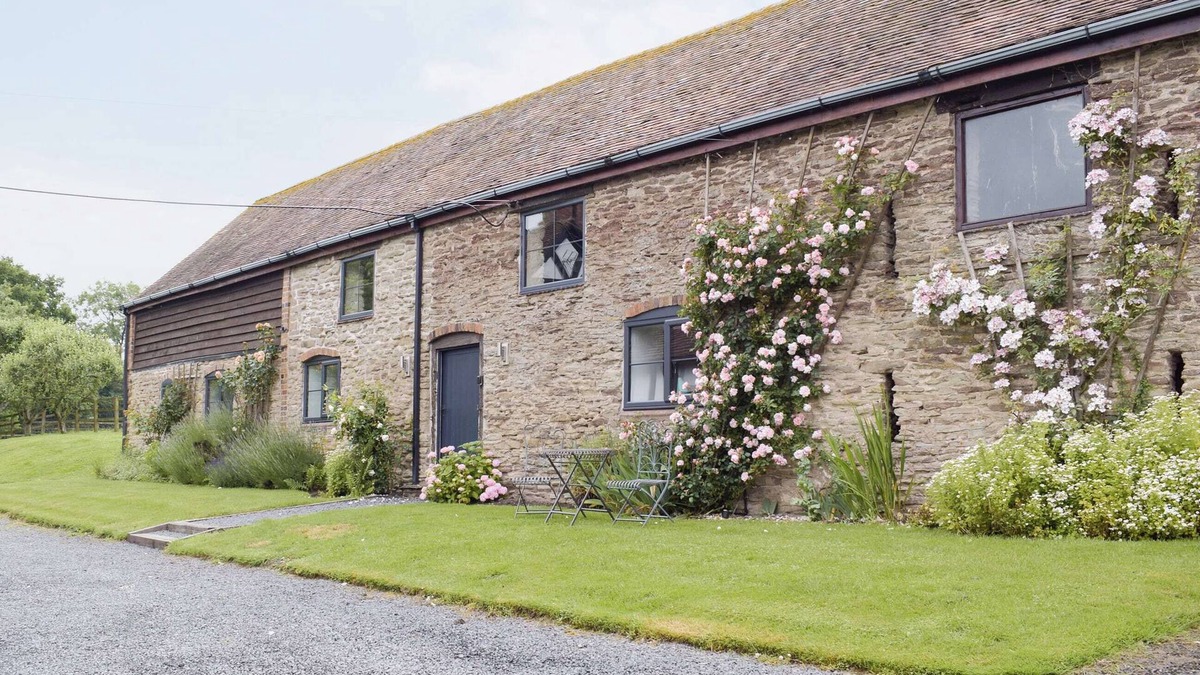 Bridgnorth Cottage | The Garden Room at Eudon George