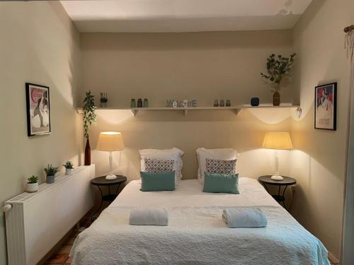Villamblard Bed & Breakfast | The Garden Room