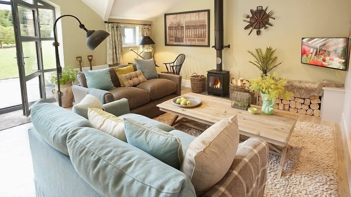 Weston Under Lizard Cottage | The Gardener's Bothy, is a stylish refurbished self catering holiday cottage on the Weston Park Esta