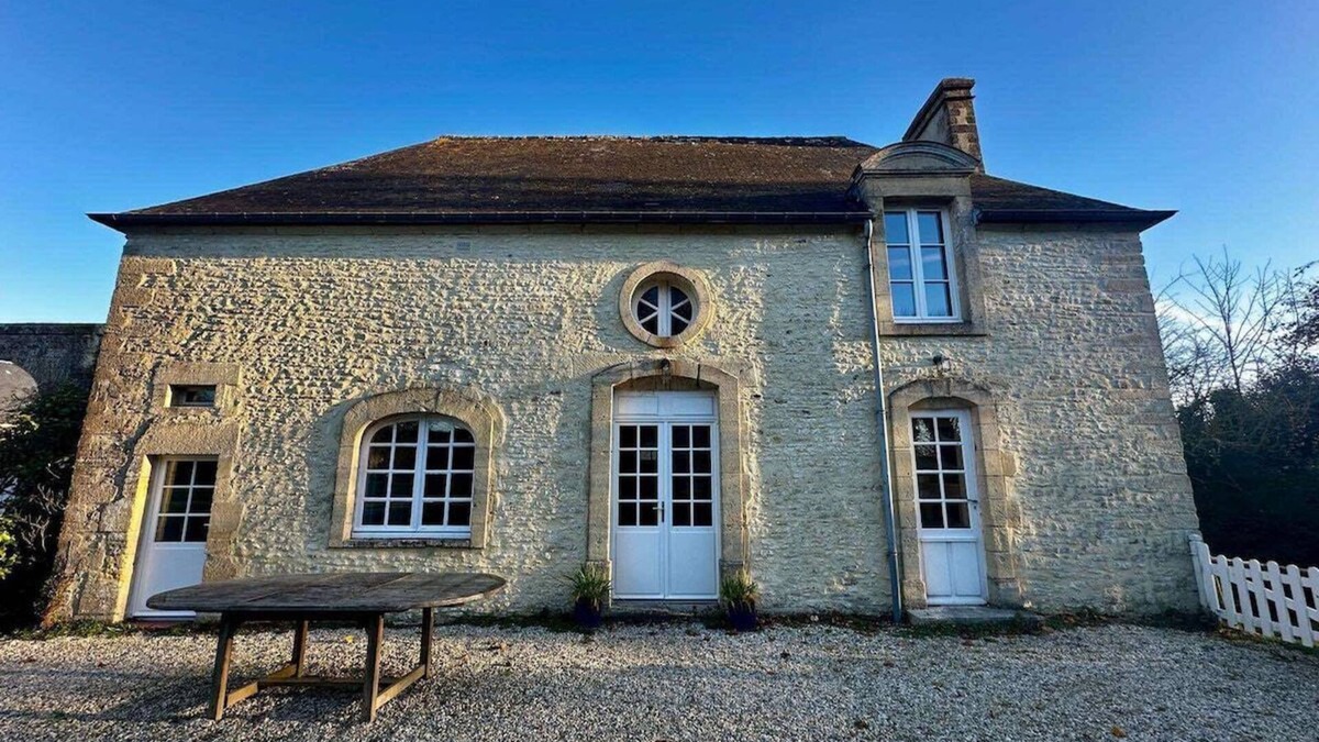 Tracy-sur-Mer House | The gardener's house
