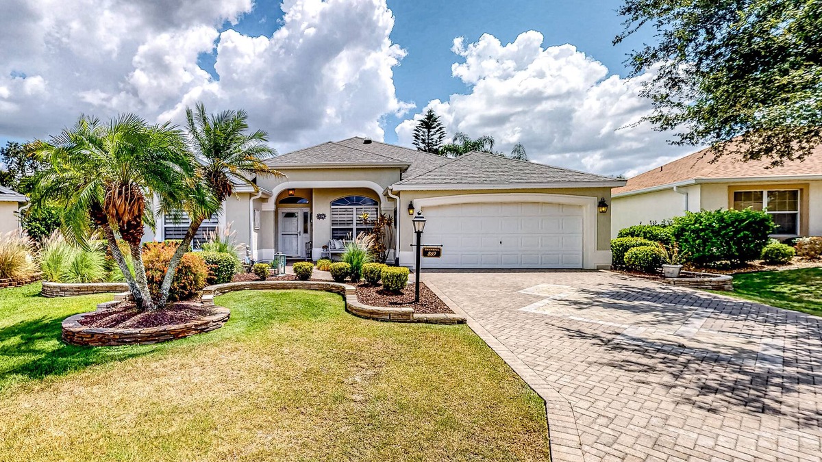 Virginia Trace House | The Gardenia House | Home in The Villages with large yard & pool access