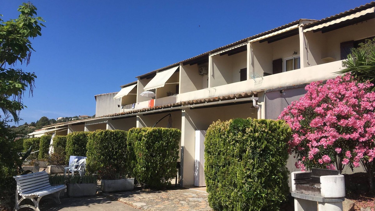 Vico Condo | the gardens of the sun