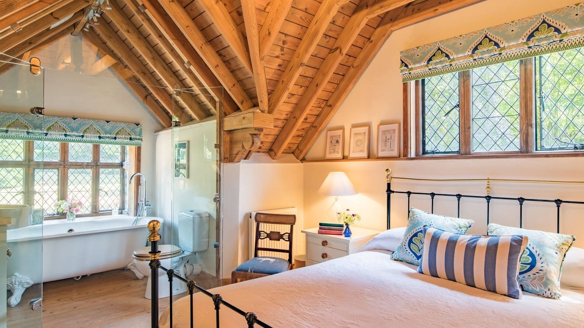 Folkestone House | The Gate House - sleeps 4 guests in 2 bedrooms