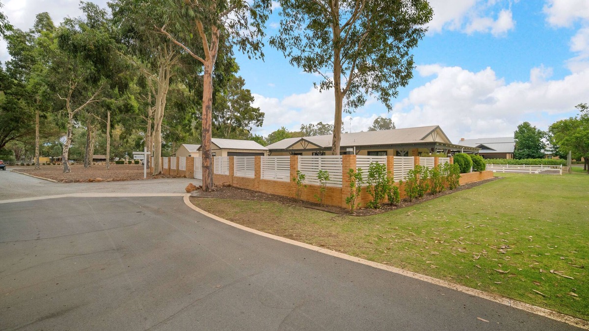 Brigadoon House | The Gatehouse at Glenbaile Estate - luxury living in the Swan Valley