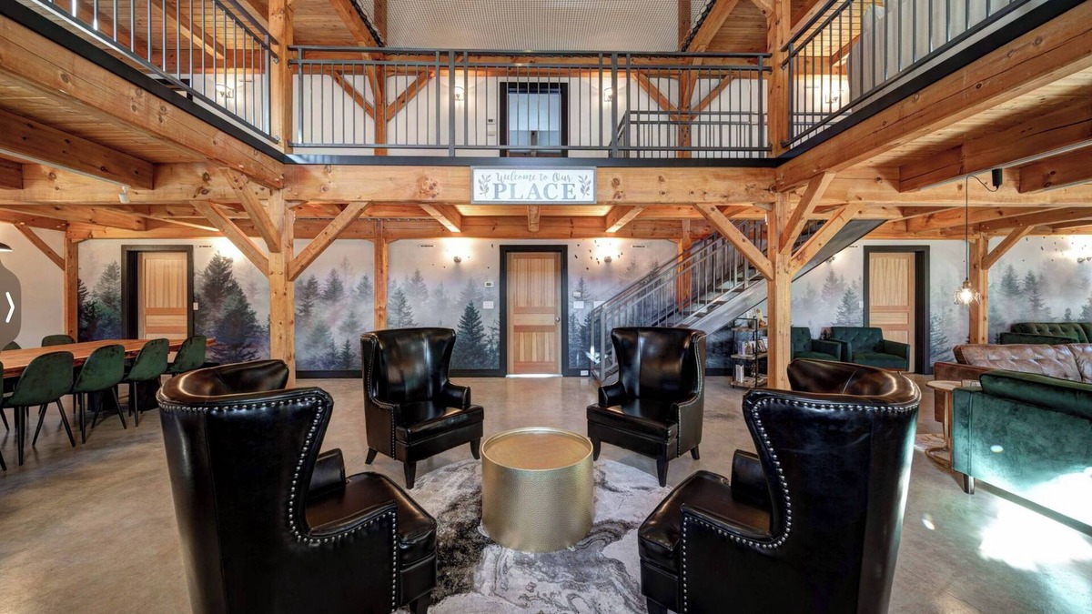 O'Brien Cabin | The Gathering Place at Shasta Lake! Sleeps 24!