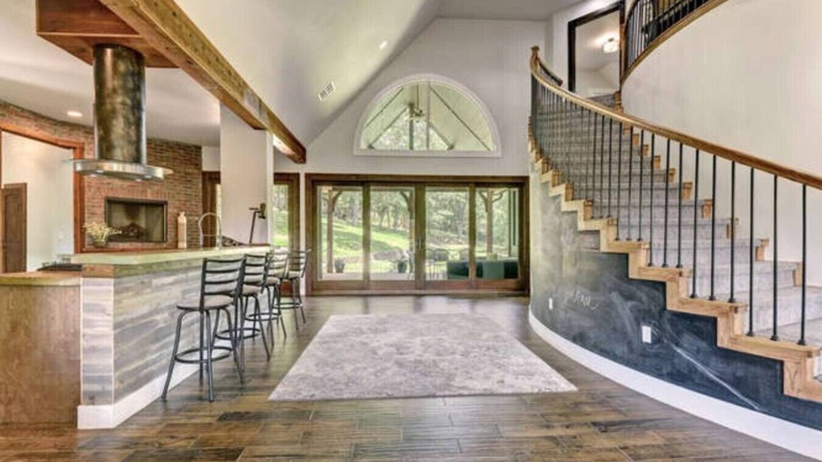 Fair Oaks House | The Gathering Spot: Creekside Stay & Event Venue