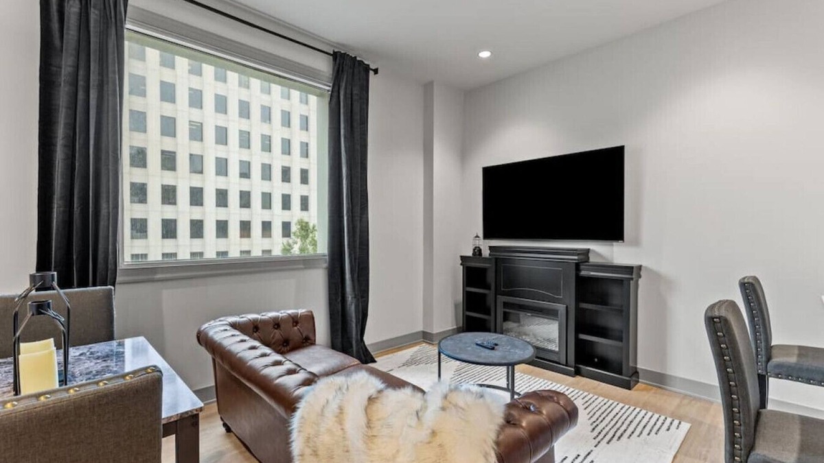 Downtown Condo | The Gatsby Getaway, Downtown LEX