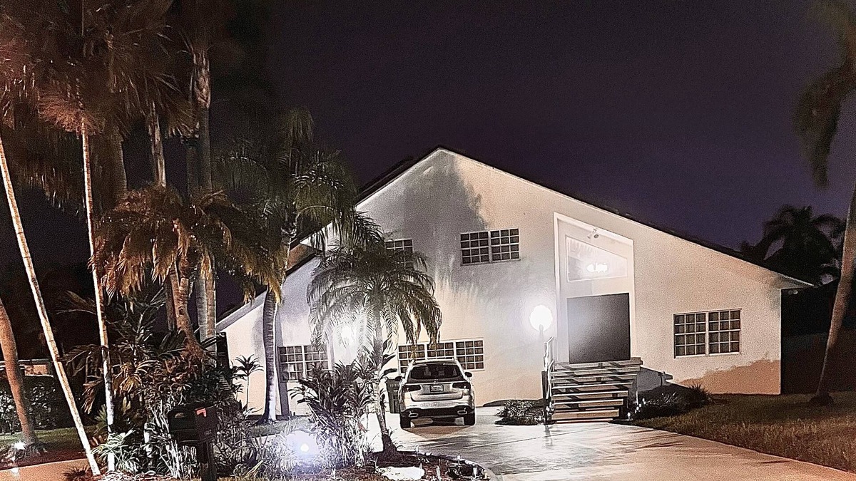 Tamiami House | The Gaudium House nSpacious, peaceful, Pool, Game room, close to attractions