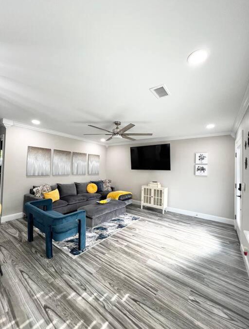 Ladson Apartment | *The Gem* Stylish 2 Bedroom 1 Bathroom Newly Renovated