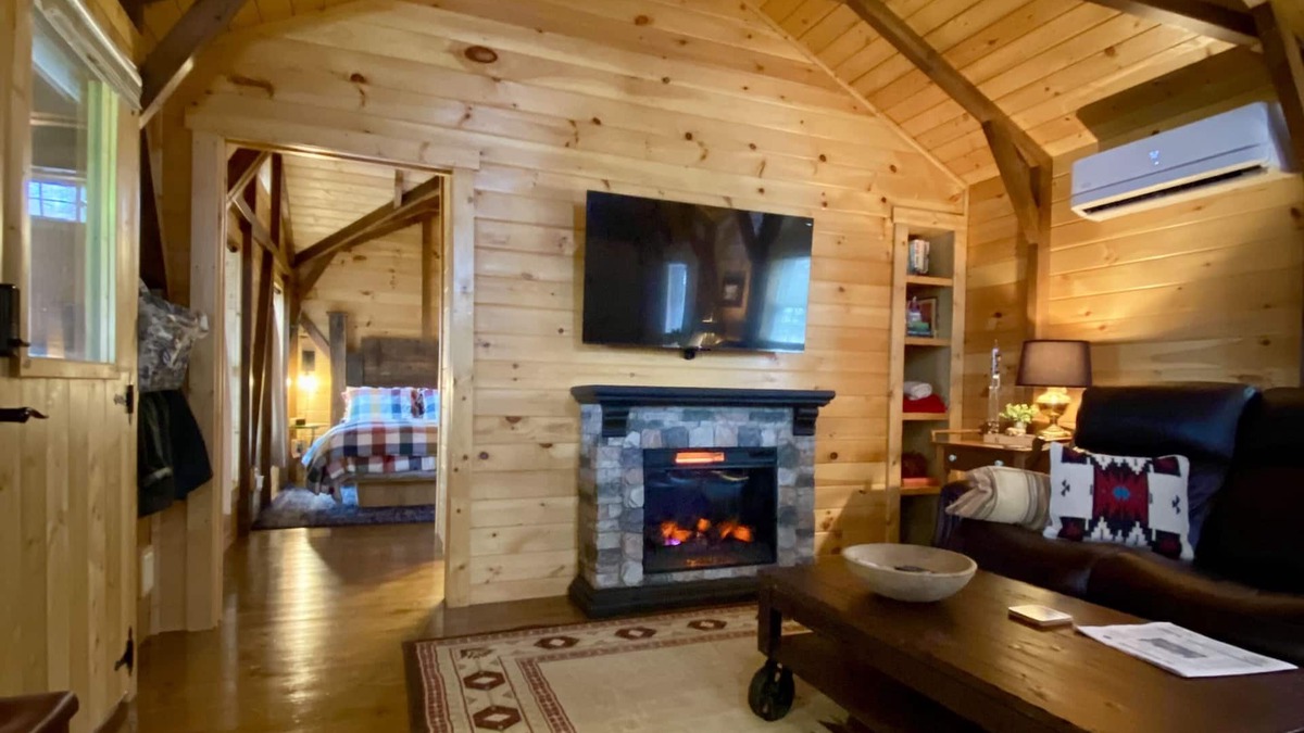 Poole Cabin | The Geneva Cabin