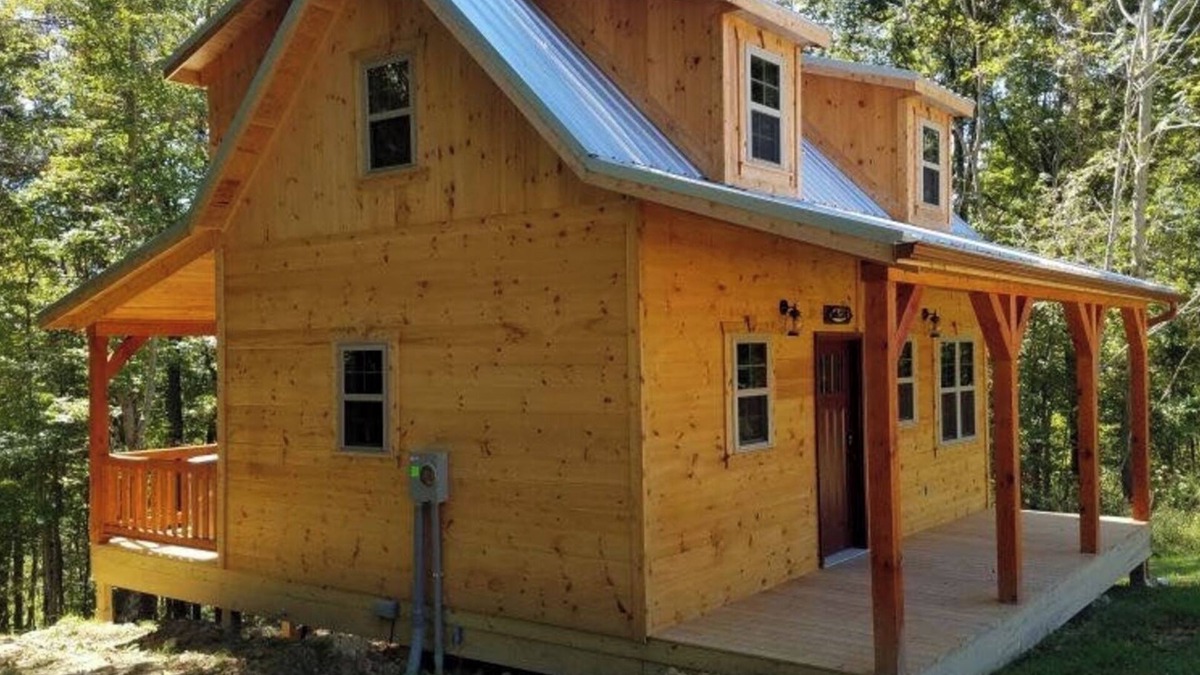 Fort Gay Cabin | "The Genoa" a Rustic Adventure - Amish-Built Deluxe Cabin