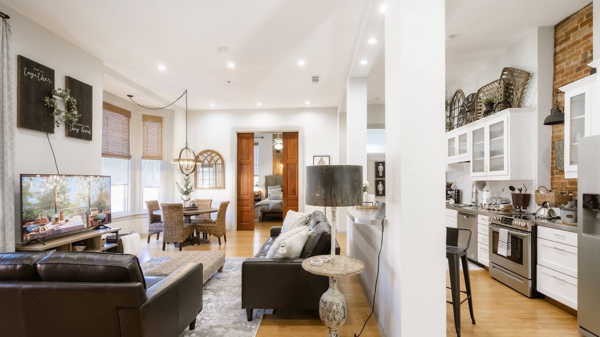 Kaufman Condo | The Getaway on Kaufman Square
