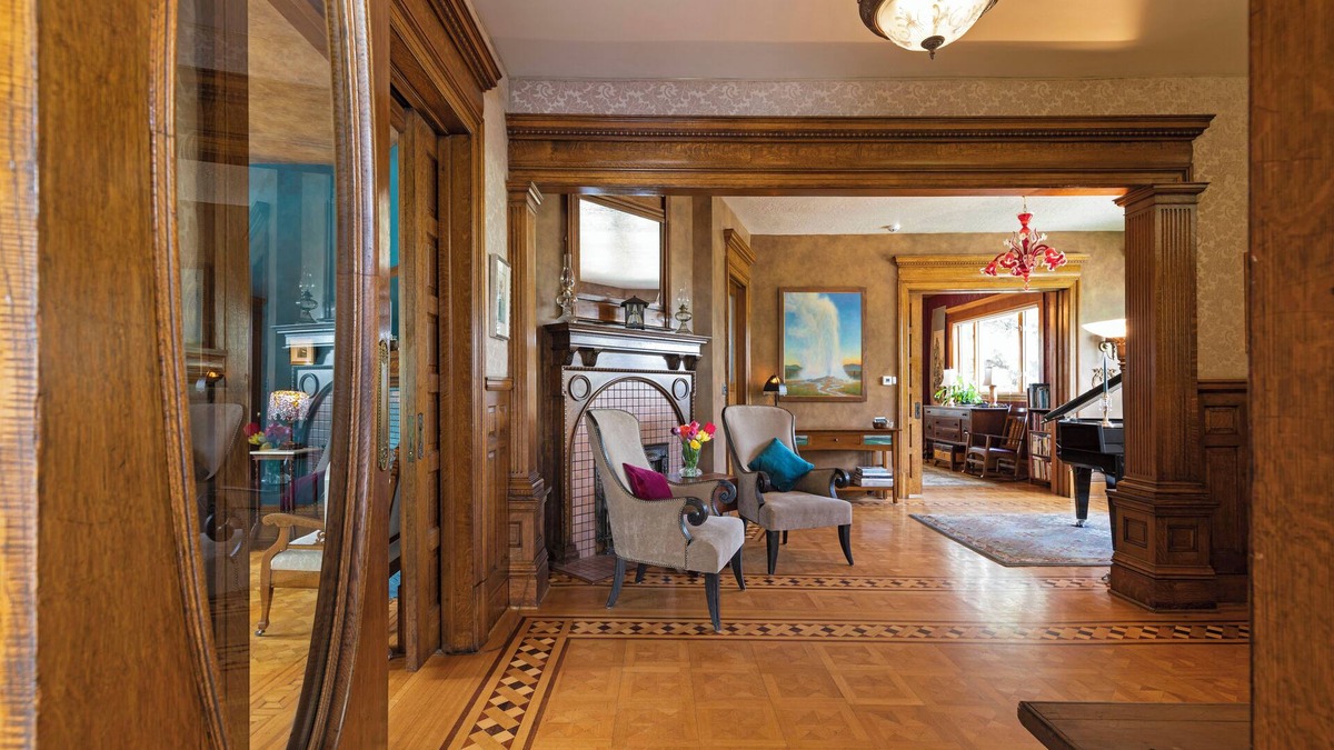 Farviews - Pattee Canyon Bed & Breakfast | The Gibson Mansion