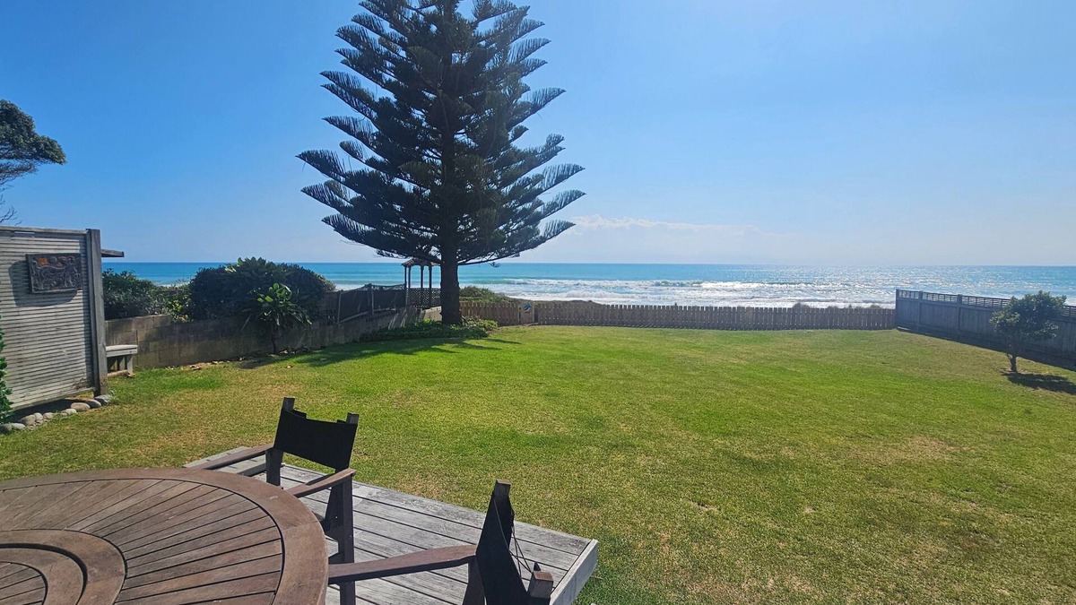 Pukehina House | The Gin Trap